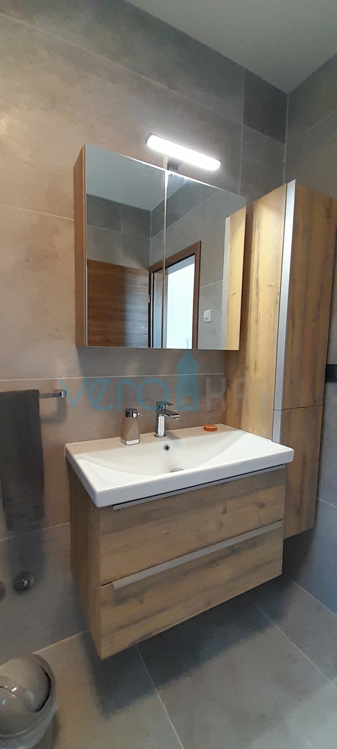 Vrbnik, periferia, casa bifamiliare, nuova costruzione, vista, piscina, vendita