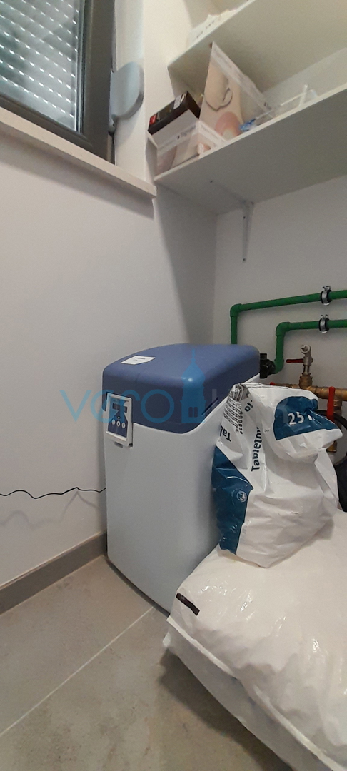 Vrbnik, periferia, casa bifamiliare, nuova costruzione, vista, piscina, vendita