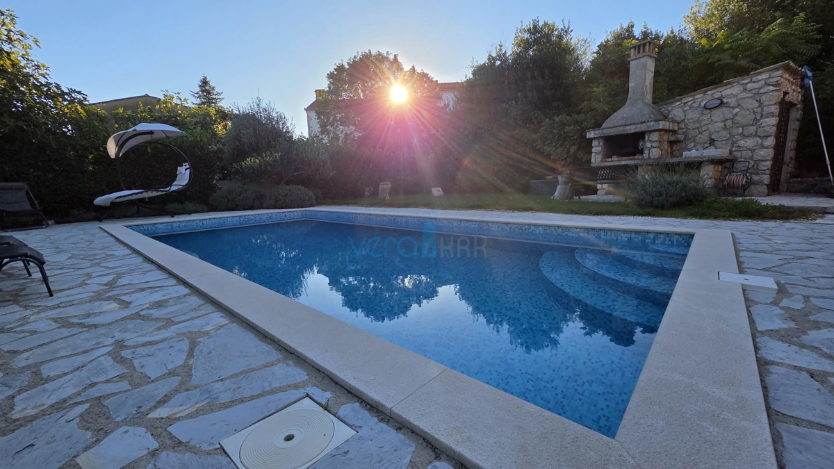Isola di Krk, Dobrinj, dintorni, Casa in pietra ristrutturata con piscina, in vendita