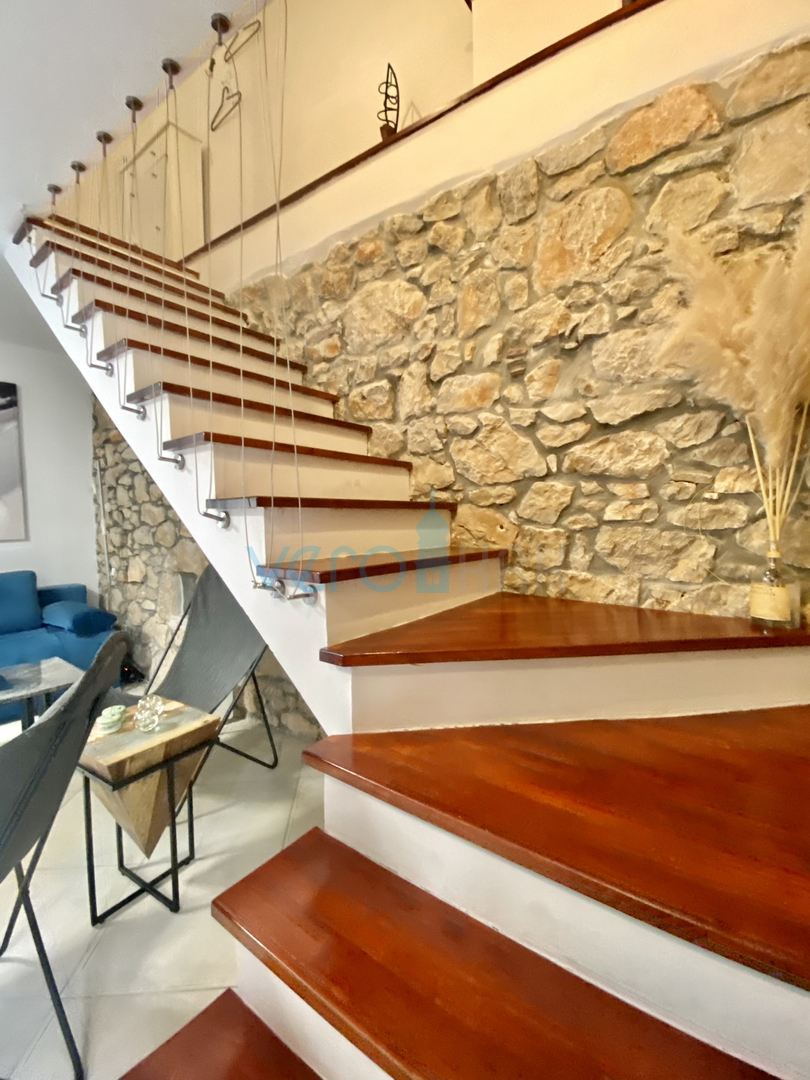 Dobrinj, dintorni, Casa in pietra ristrutturata con piscina, in vendita