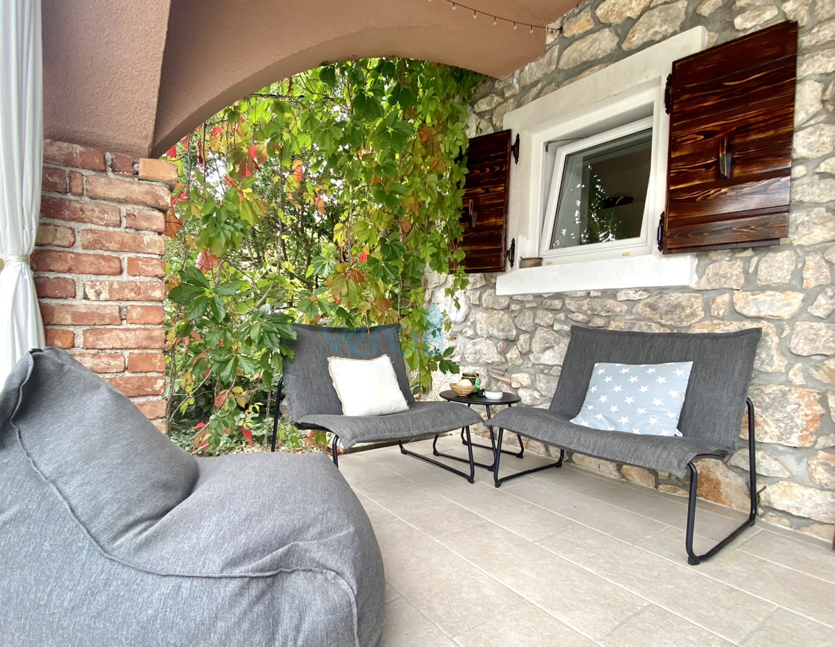 Dobrinj, dintorni, Casa in pietra ristrutturata con piscina, in vendita