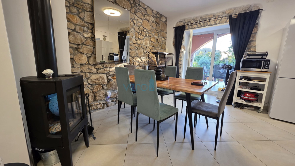 Isola di Krk, Dobrinj, dintorni, Casa in pietra ristrutturata con piscina, in vendita