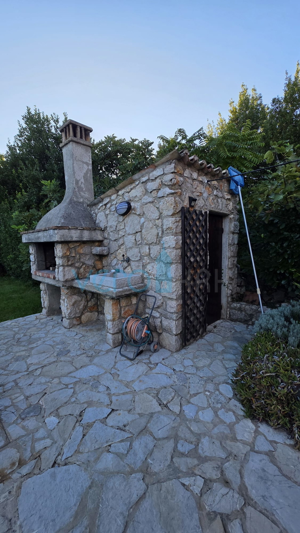 Isola di Krk, Dobrinj, dintorni, Casa in pietra ristrutturata con piscina, in vendita