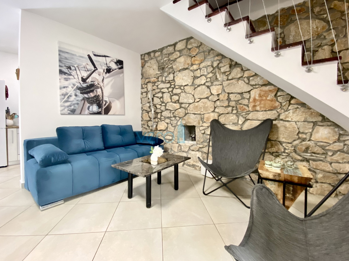 Dobrinj, dintorni, Casa in pietra ristrutturata con piscina, in vendita