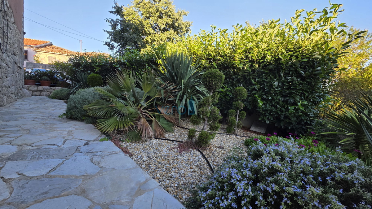 Isola di Krk, Dobrinj, dintorni, Casa in pietra ristrutturata con piscina, in vendita