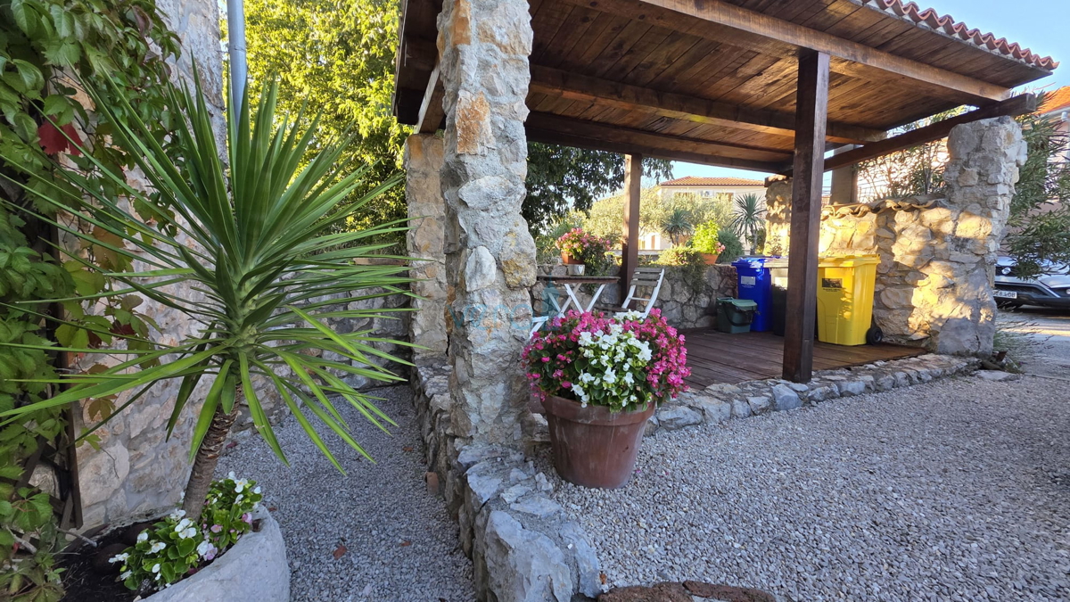 Isola di Krk, Dobrinj, dintorni, Casa in pietra ristrutturata con piscina, in vendita