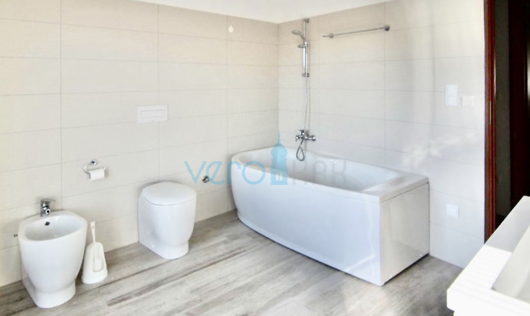 Dobrinj, dintorni, Casa in pietra ristrutturata con piscina, in vendita