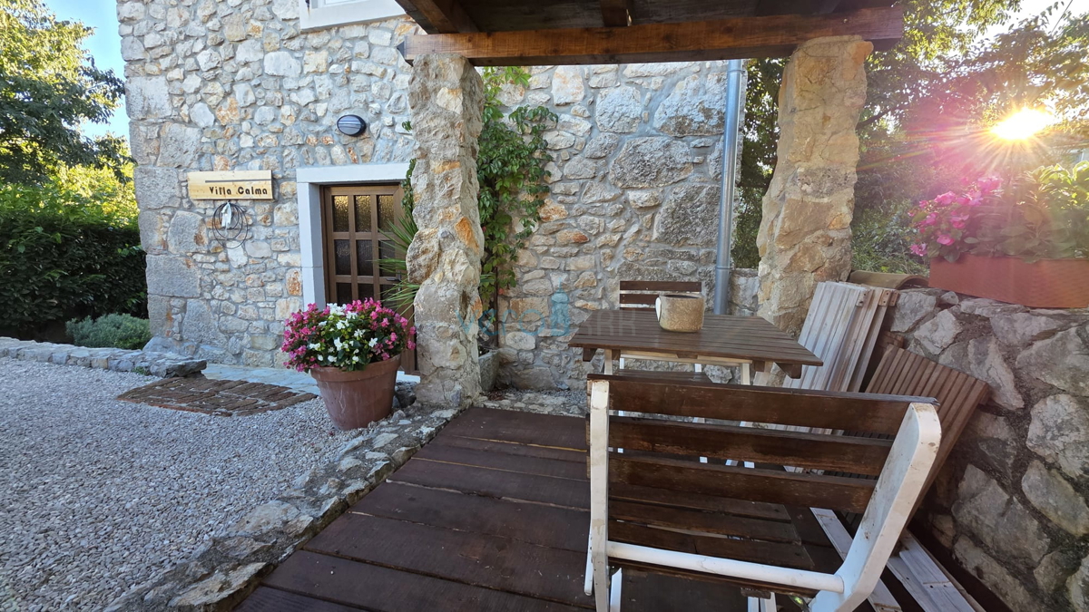 Isola di Krk, Dobrinj, dintorni, Casa in pietra ristrutturata con piscina, in vendita