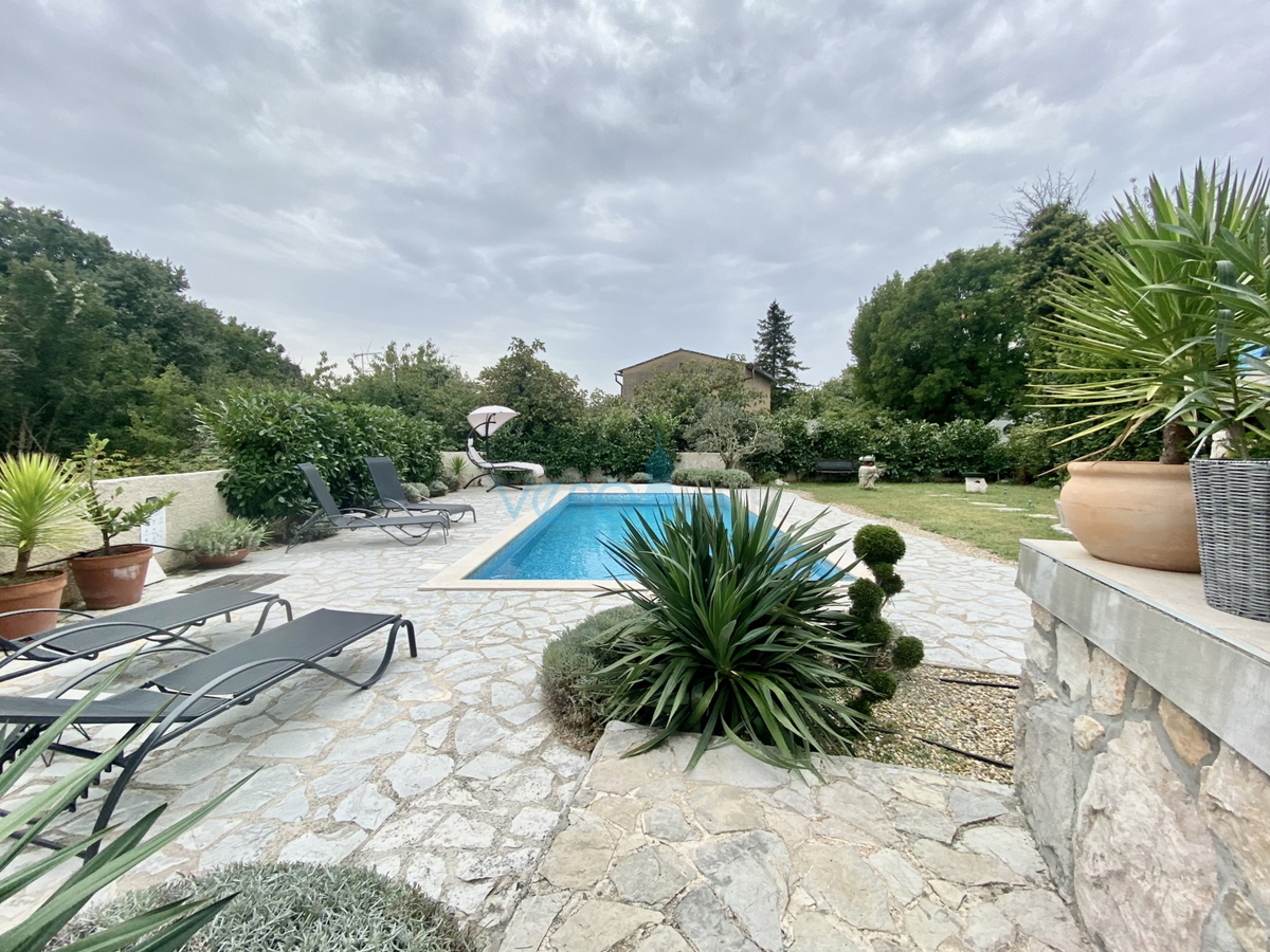 Dobrinj, dintorni, Casa in pietra ristrutturata con piscina, in vendita