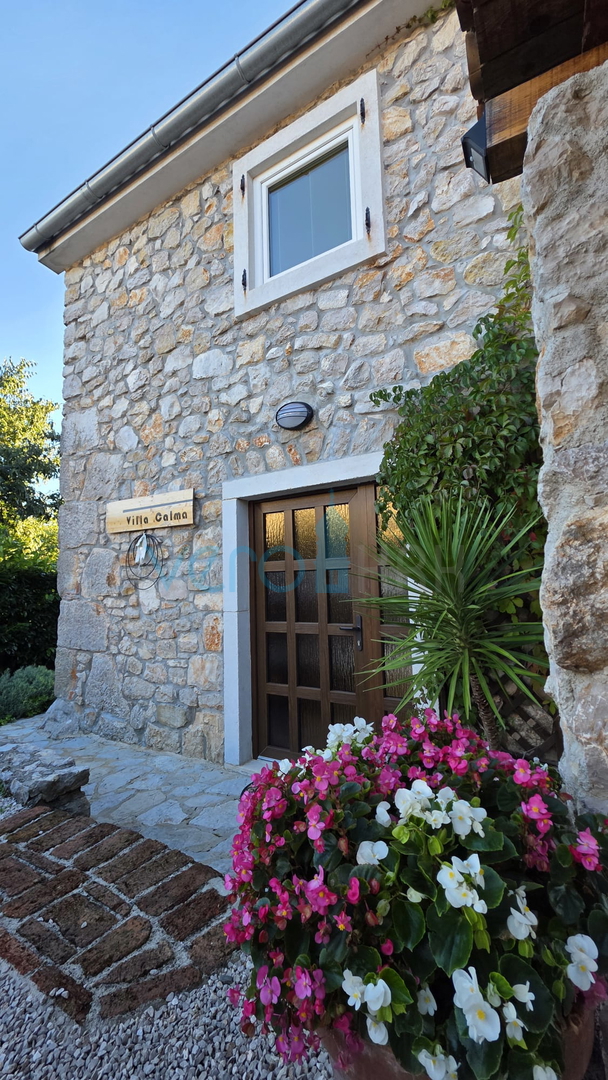 Isola di Krk, Dobrinj, dintorni, Casa in pietra ristrutturata con piscina, in vendita