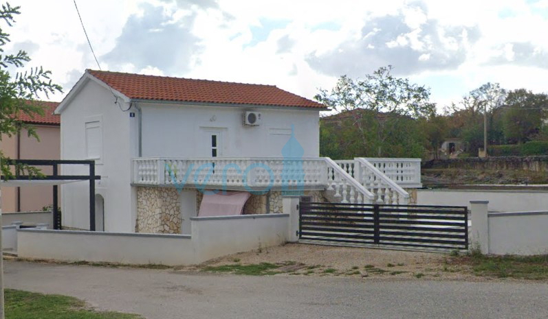 Isola di Krk, Dobrinj, periferia, casa indipendente ristrutturata, vendita