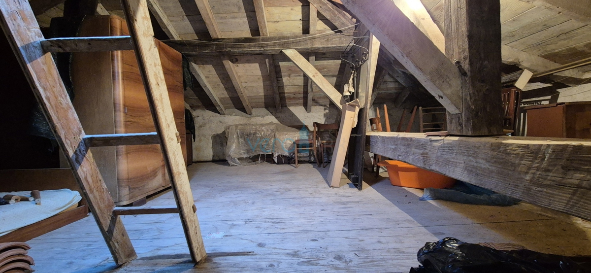 Dobrinj, isola di Krk, casa indipendente in pietra, vista mare, terrazza, taverna, in vendita