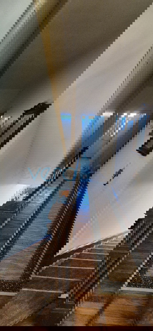 Dobrinj, isola di Krk, casa indipendente in pietra, vista mare, terrazza, taverna, in vendita