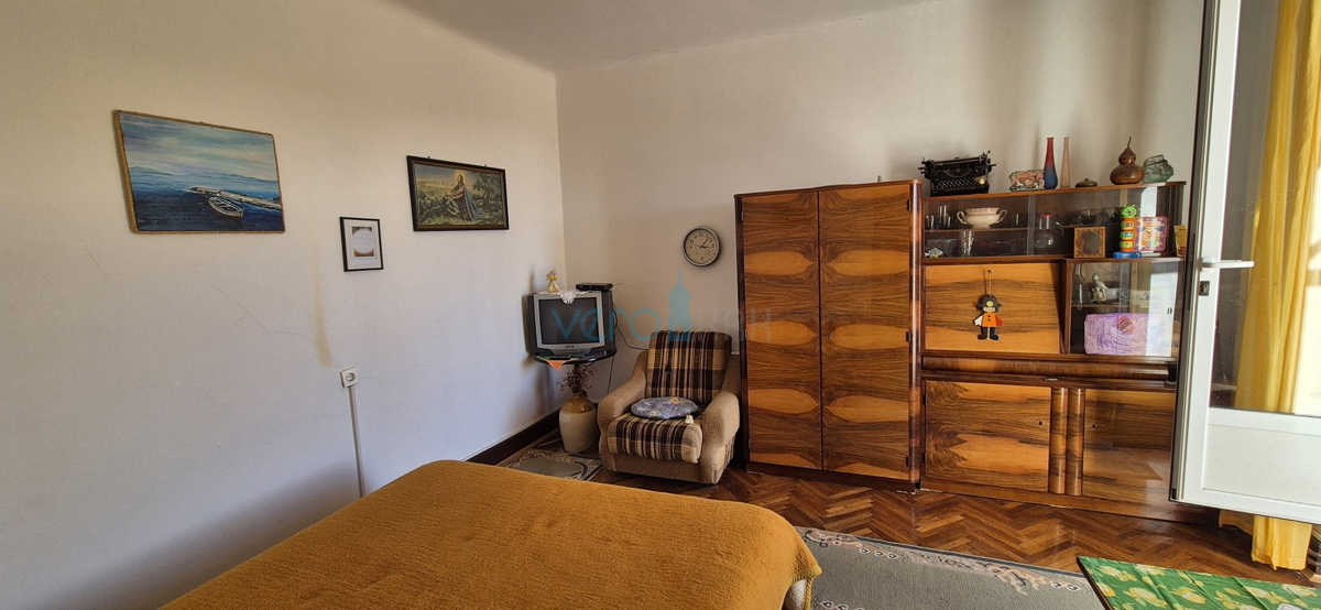 Dobrinj, isola di Krk, casa indipendente in pietra, vista mare, terrazza, taverna, in vendita