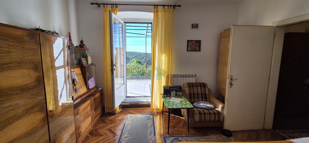 Dobrinj, isola di Krk, casa indipendente in pietra, vista mare, terrazza, taverna, in vendita