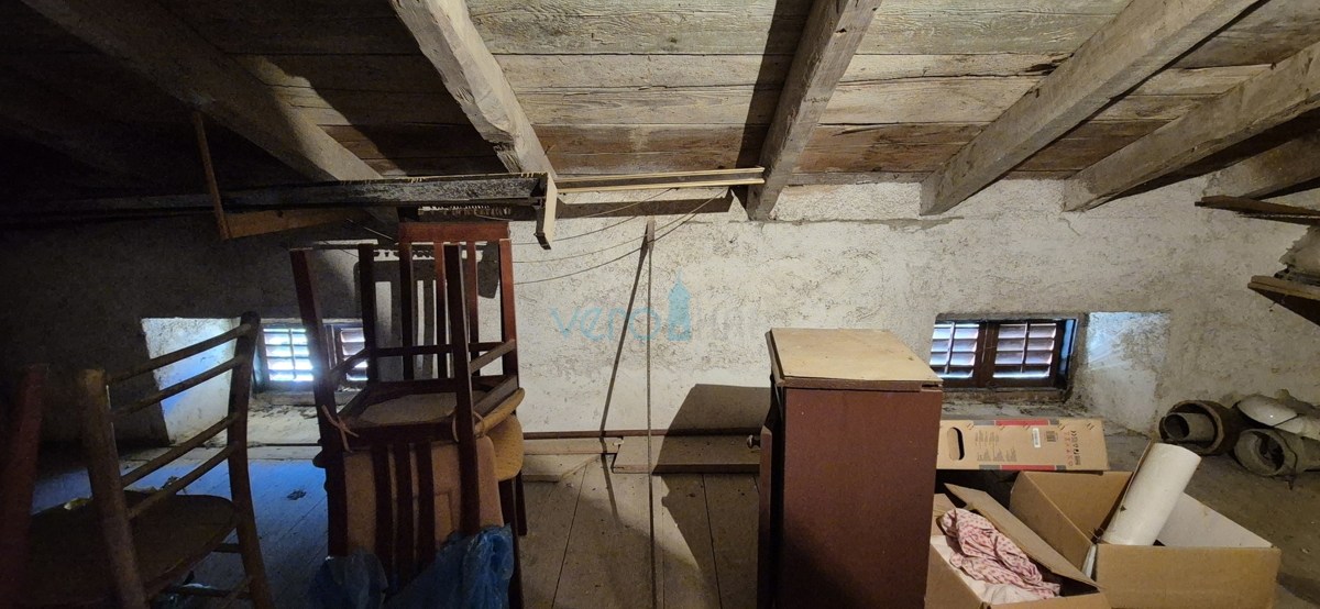 Dobrinj, isola di Krk, casa indipendente in pietra, vista mare, terrazza, taverna, in vendita