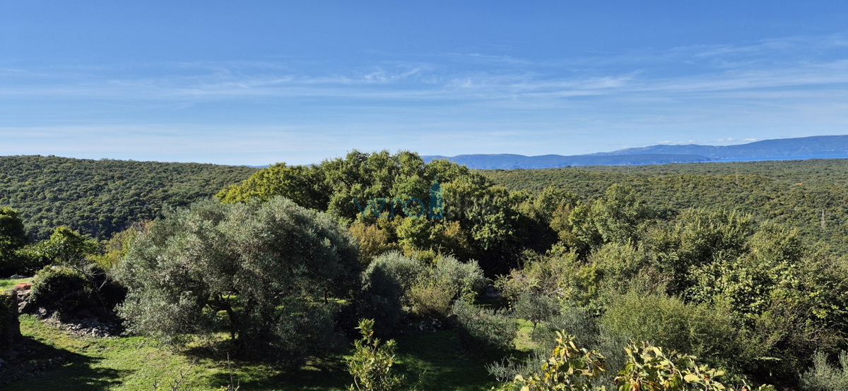 Dobrinj, isola di Krk, casa indipendente in pietra, vista mare, terrazza, taverna, in vendita