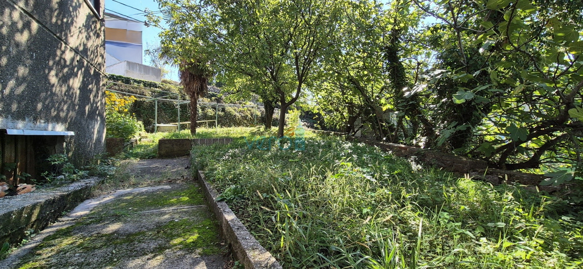Dobrinj, isola di Krk, casa indipendente in pietra, vista mare, terrazza, taverna, in vendita