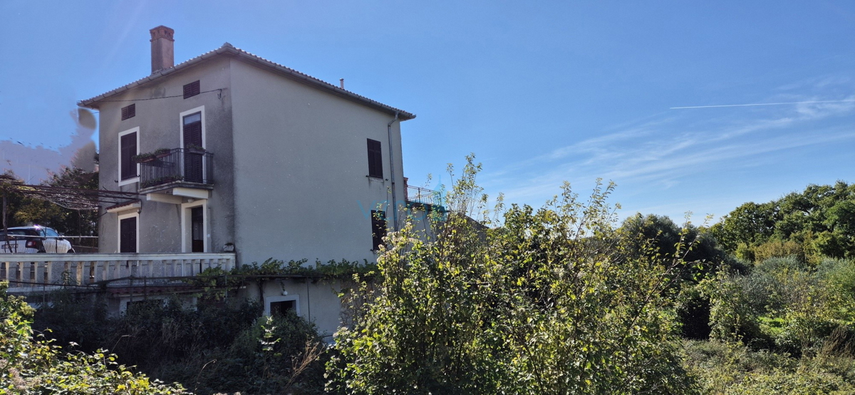 Dobrinj, isola di Krk, casa indipendente in pietra, vista mare, terrazza, taverna, in vendita