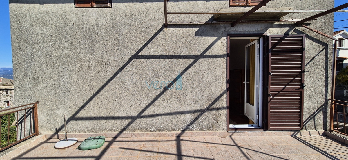 Dobrinj, isola di Krk, casa indipendente in pietra, vista mare, terrazza, taverna, in vendita