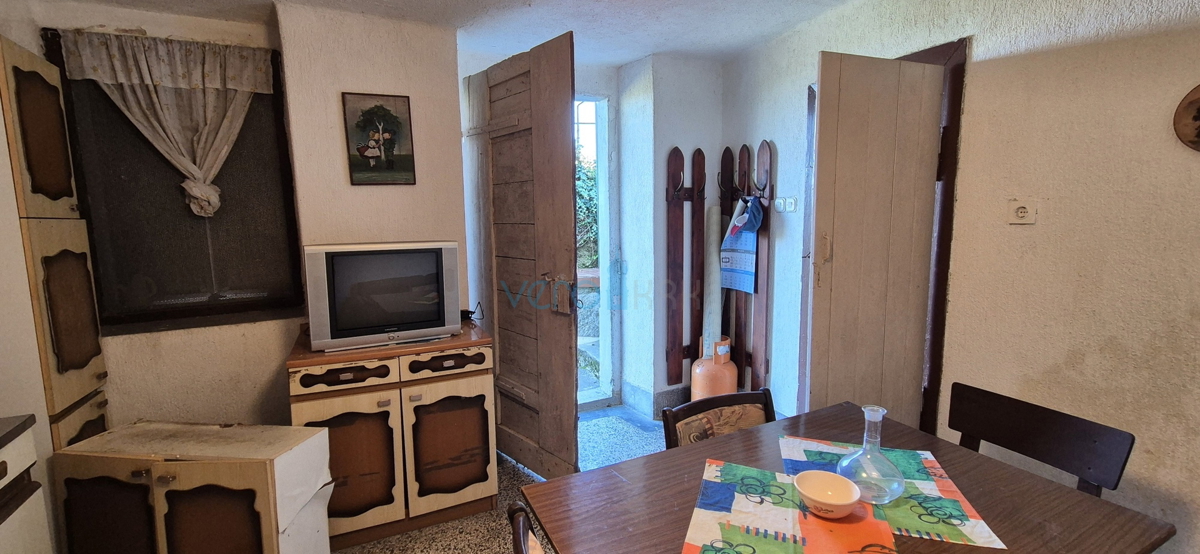 Dobrinj, isola di Krk, casa indipendente in pietra, vista mare, terrazza, taverna, in vendita