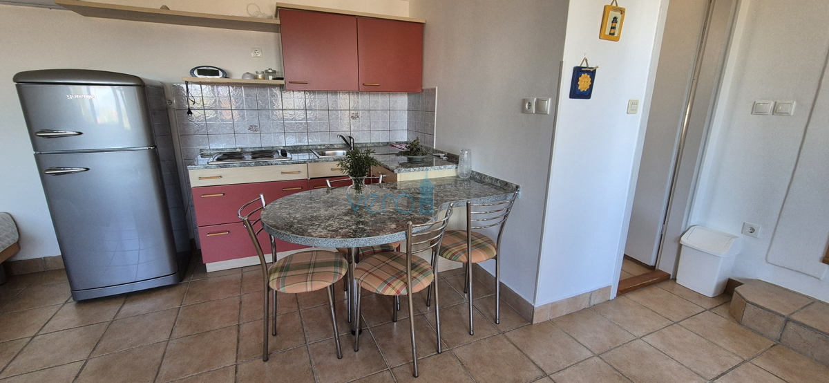 Malinska, isola di Krk, casa doppia con vista, giardino, vicinanza al mare, vendita