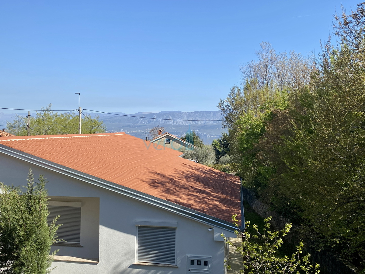 Isola di Krk, Dobrinj, periferia, casa bifamiliare con due appartamenti, vista, terreno, vendita