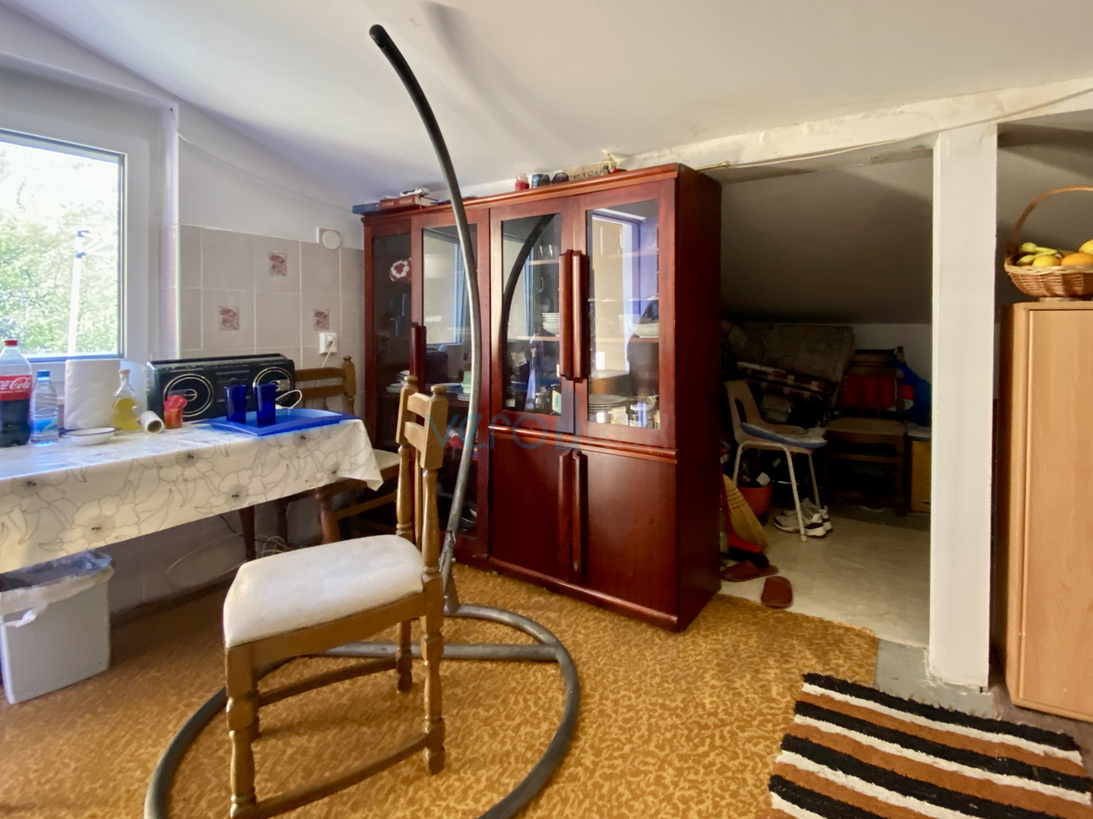 Isola di Krk, Dobrinj, periferia, casa bifamiliare con due appartamenti, vista, terreno, vendita