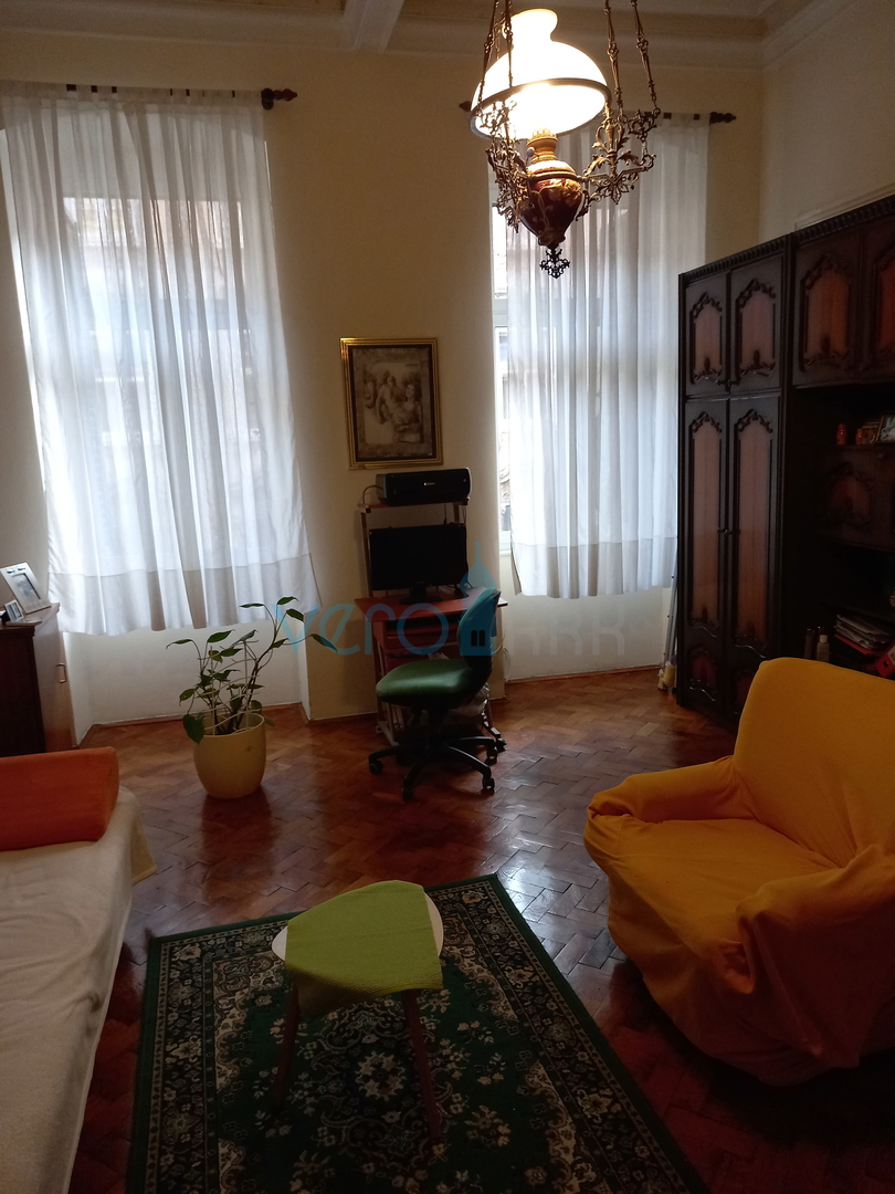 Rijeka, centro, Pomerio, ampio appartamento quadrilocale di 97 m2 al secondo piano