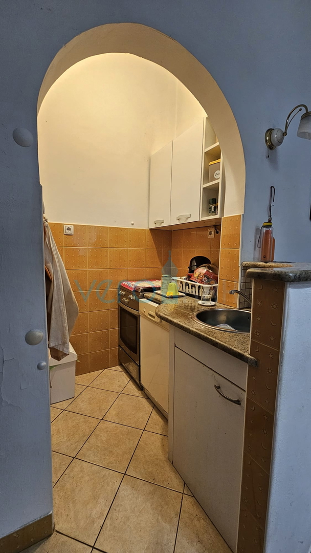Rijeka, centro, Pomerio, ampio appartamento quadrilocale di 97 m2 al secondo piano