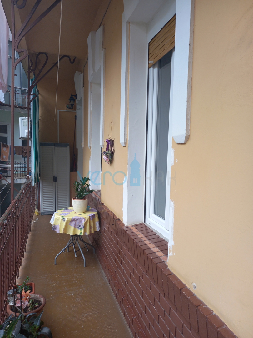 Rijeka, centro, Pomerio, ampio appartamento quadrilocale di 97 m2 al secondo piano
