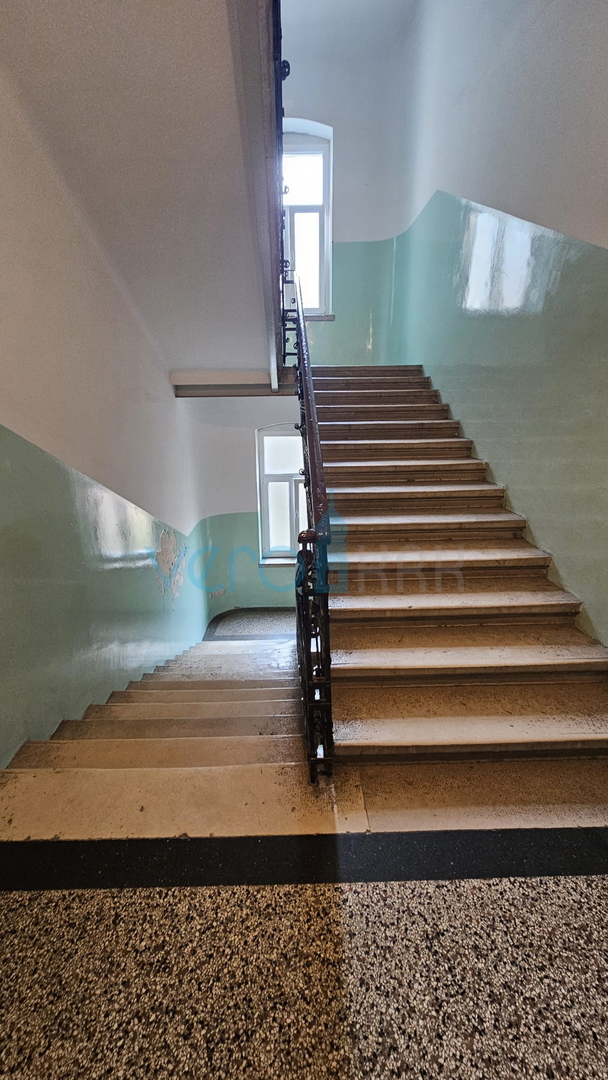 Rijeka, centro, Pomerio, ampio appartamento quadrilocale di 97 m2 al secondo piano