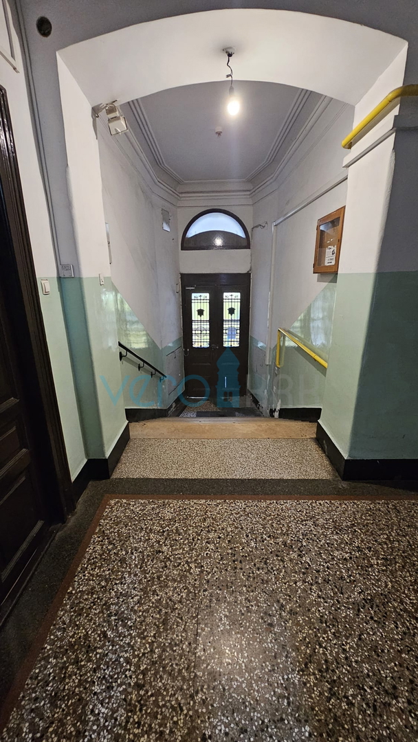 Rijeka, centro, Pomerio, ampio appartamento quadrilocale di 97 m2 al secondo piano