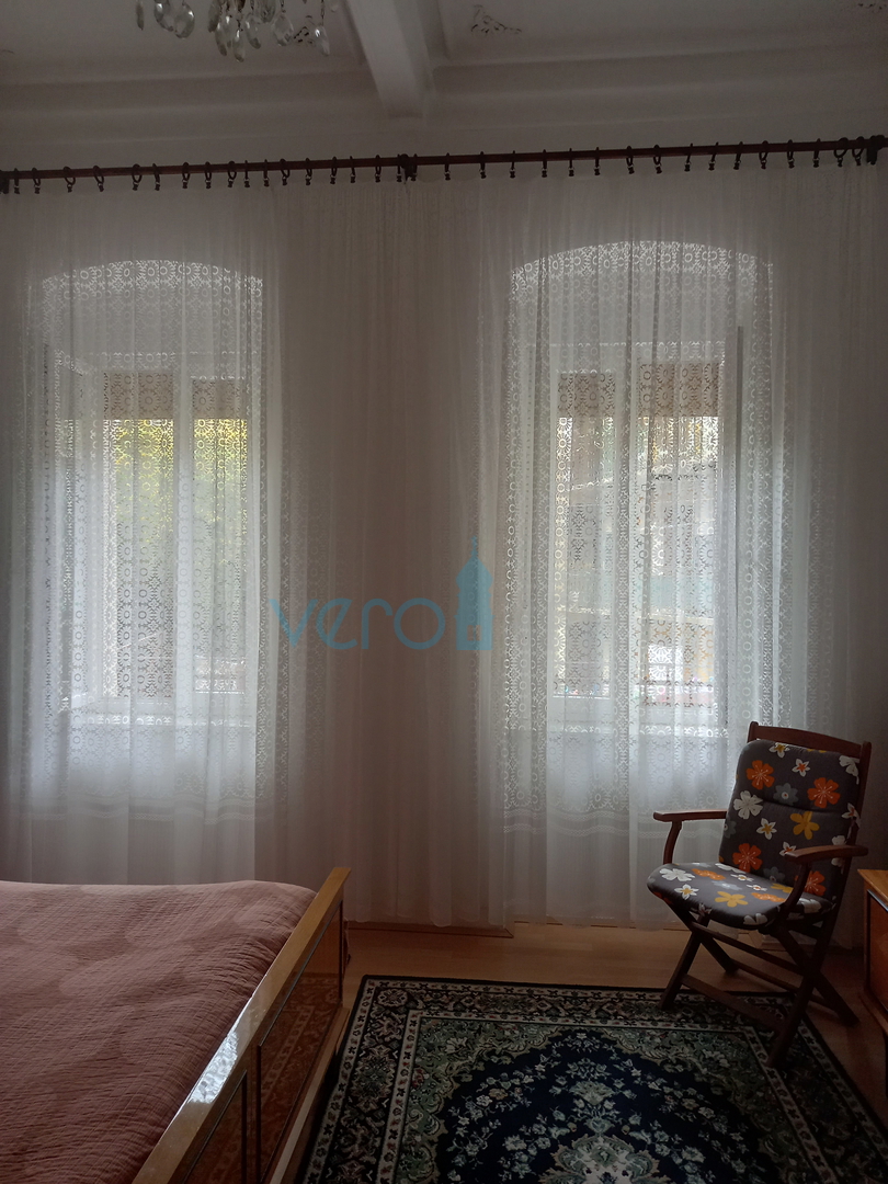 Rijeka, centro, Pomerio, ampio appartamento quadrilocale di 97 m2 al secondo piano