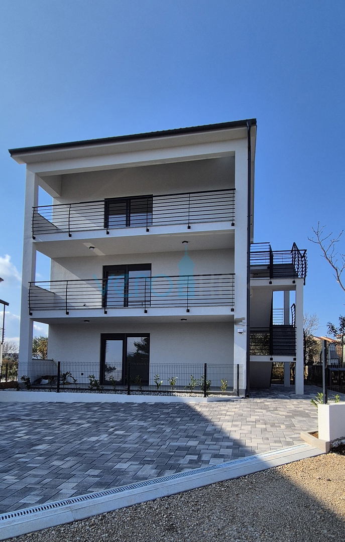 Uvala Soline, isola di Krk, appartamento bilocale al piano terra, giardino, nuova costruzione, in vendita