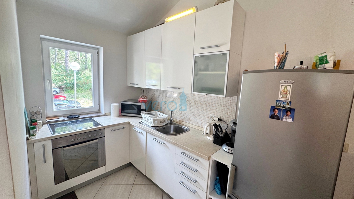 Isola di Krk, baia di Soline, appartamento con due camere, 50 m dal mare, vista, in vendita