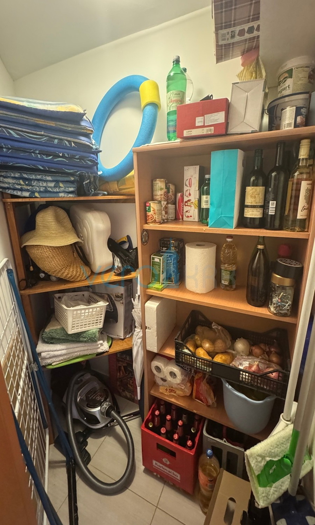 Isola di Krk, baia di Soline, appartamento con due camere, 50 m dal mare, vista, in vendita