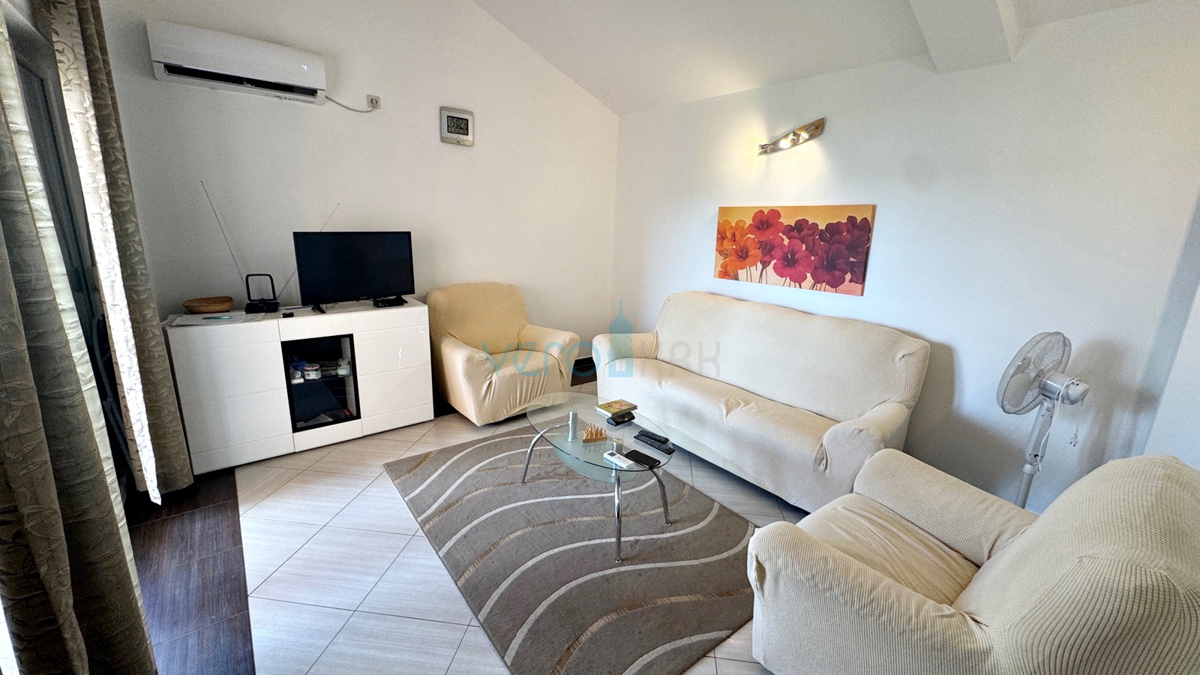 Isola di Krk, baia di Soline, appartamento con due camere, 50 m dal mare, vista, in vendita