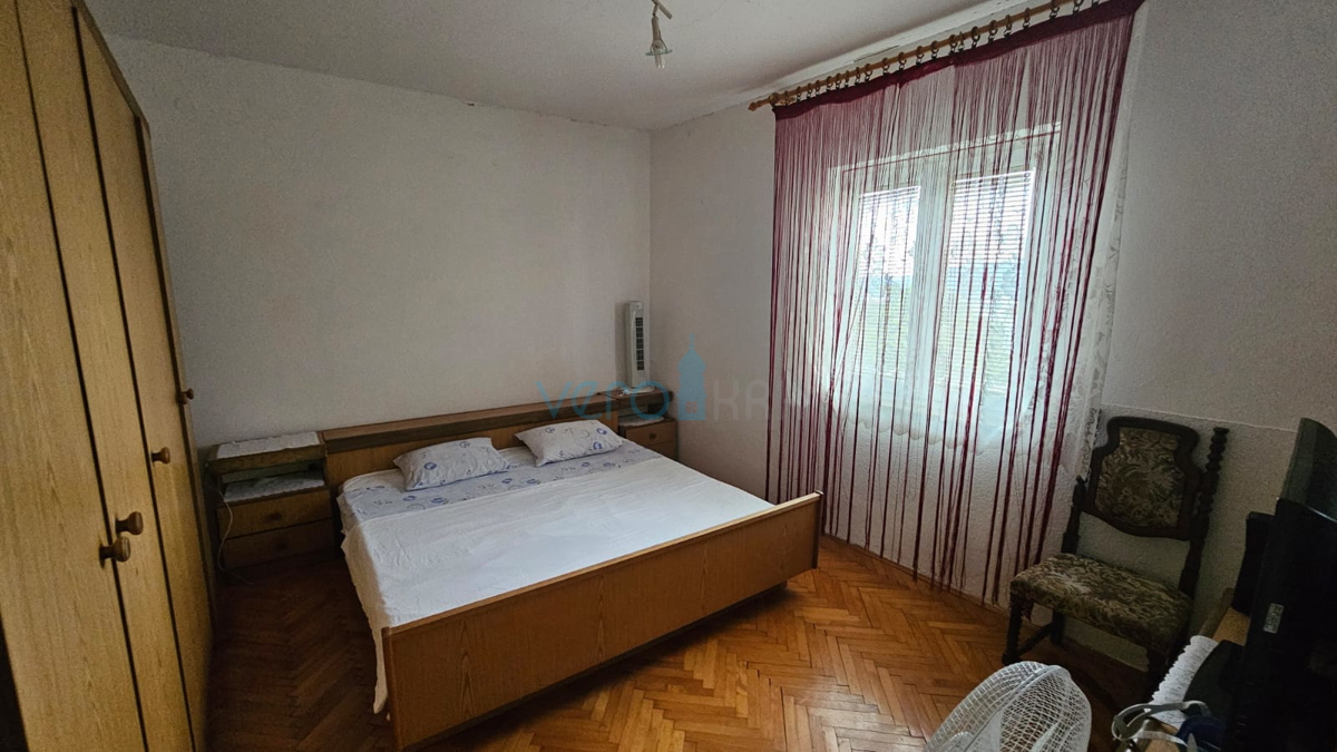 Isola di Krk, città di Krk, zona circostante, casa indipendente, 110 m2, vista mare, terreno 980 m2, vendita