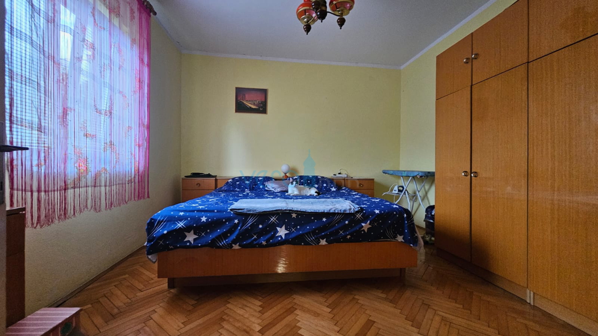 Isola di Krk, città di Krk, zona circostante, casa indipendente, 110 m2, vista mare, terreno 980 m2, vendita