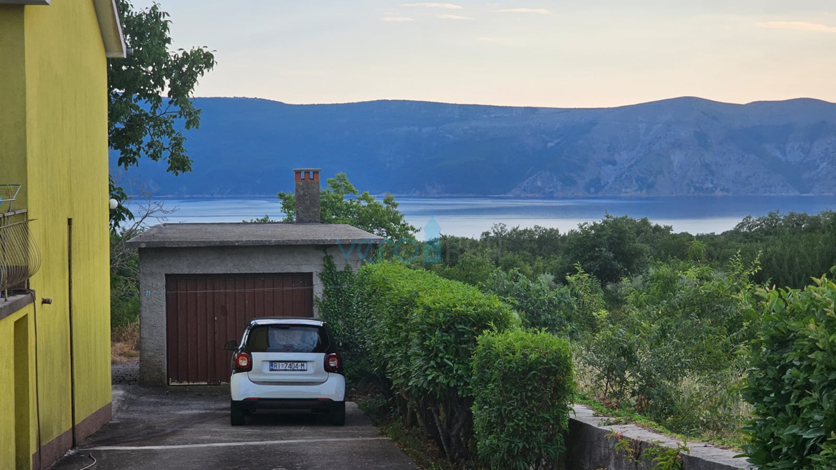 Isola di Krk, città di Krk, zona circostante, casa indipendente, 110 m2, vista mare, terreno 980 m2, vendita