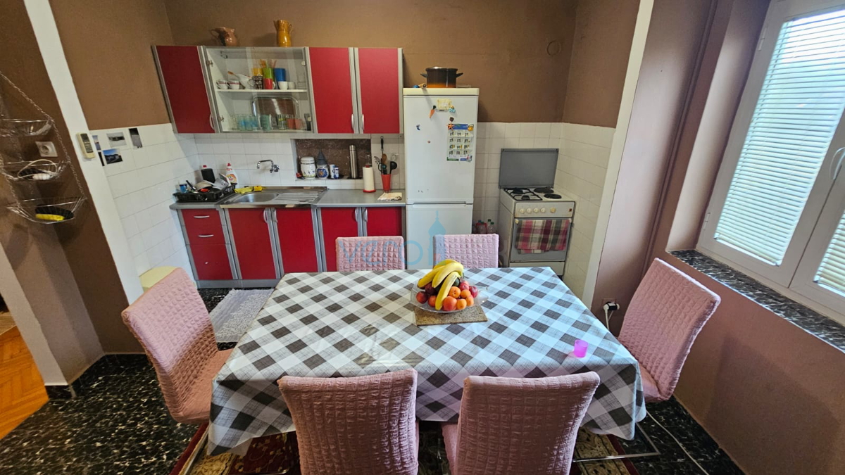 Isola di Krk, città di Krk, zona circostante, casa indipendente, 110 m2, vista mare, terreno 980 m2, vendita