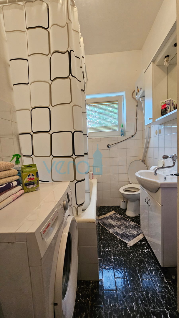 Isola di Krk, città di Krk, zona circostante, casa indipendente, 110 m2, vista mare, terreno 980 m2, vendita