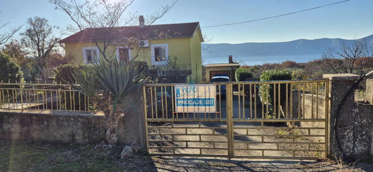 Isola di Krk, città di Krk, zona circostante, casa indipendente, 110 m2, vista mare, terreno 980 m2, vendita