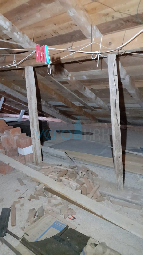 Njivice, isola di Krk, casa bifamiliare con 3 appartamenti, giardino, vista mare, in vendita