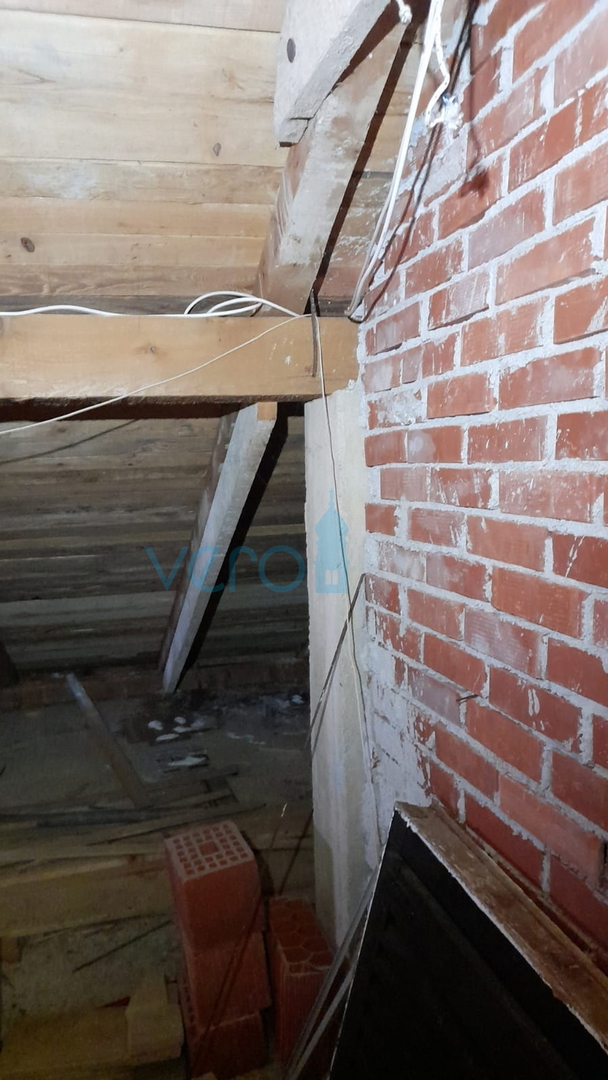 Njivice, isola di Krk, casa bifamiliare con 3 appartamenti, giardino, vista mare, in vendita