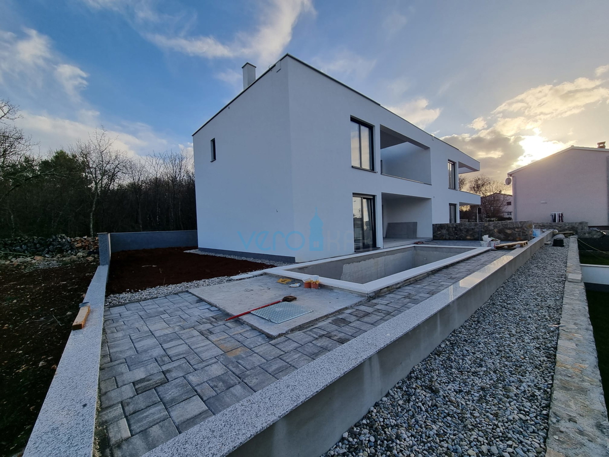 Isola di Krk, Malinska, nuova costruzione, casa moderna con piscina, giardino, vista, vendita