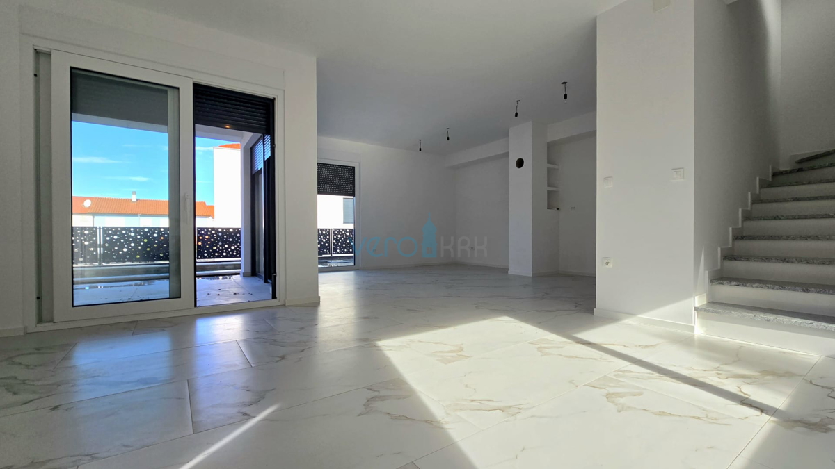 Isola di Krk, Malinska, nuova costruzione, casa moderna con piscina, giardino, vista, vendita