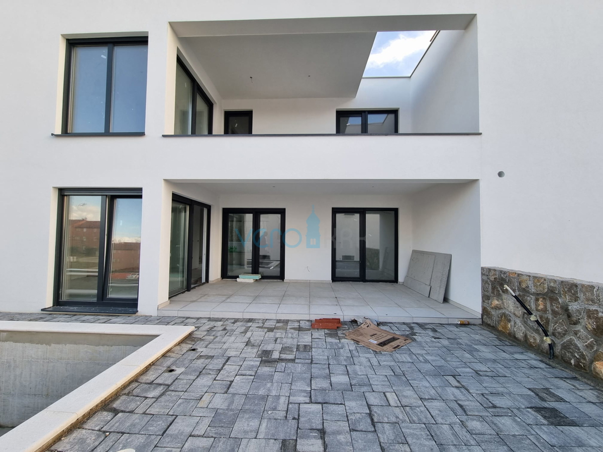 Isola di Krk, Malinska, nuova costruzione, casa moderna con piscina, giardino, vista, vendita