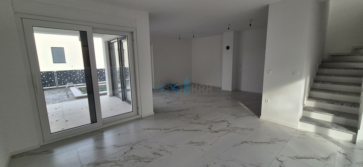 Isola di Krk, Malinska, nuova costruzione, casa moderna con piscina, giardino, vista, vendita